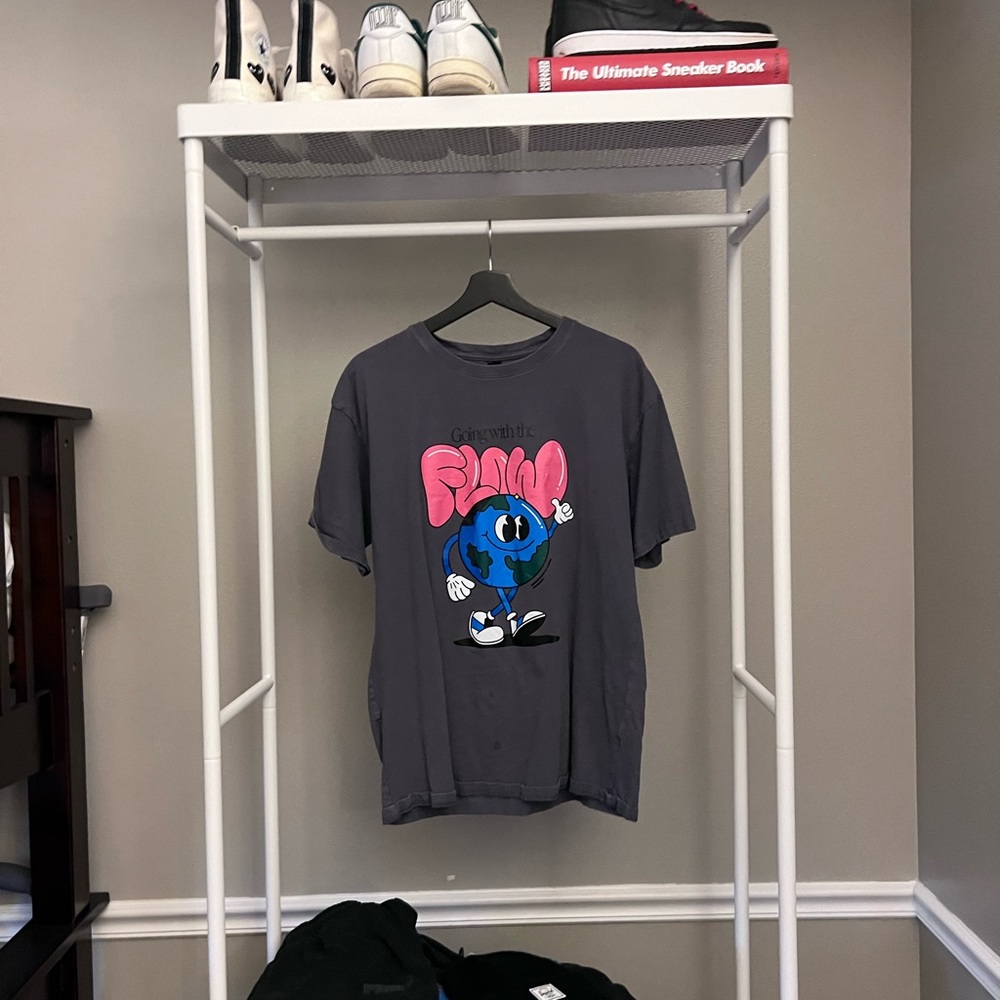 SHEIN graphic tee L